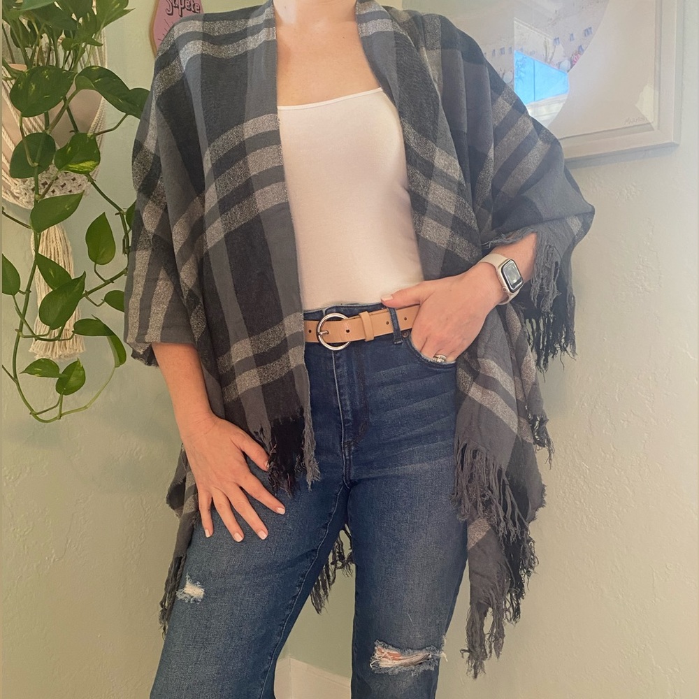 Super soft gray plaid poncho with fringe
